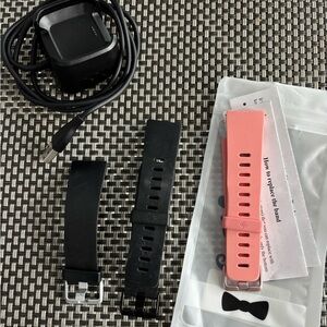 2 Fitbit Versa watch bands plus charger